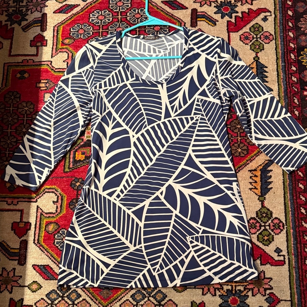 EUC J. McLaughlin Navy and White Leaf Print Women's Tunic Sz S